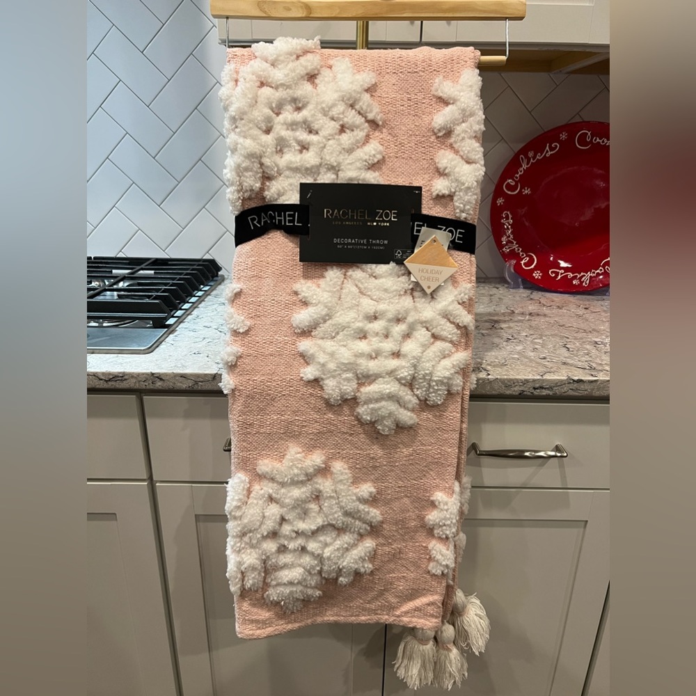 RACHEL ZOE Pink Pastel Snowflake Blanket Throw 50 x 60 Winter Holiday Christmas